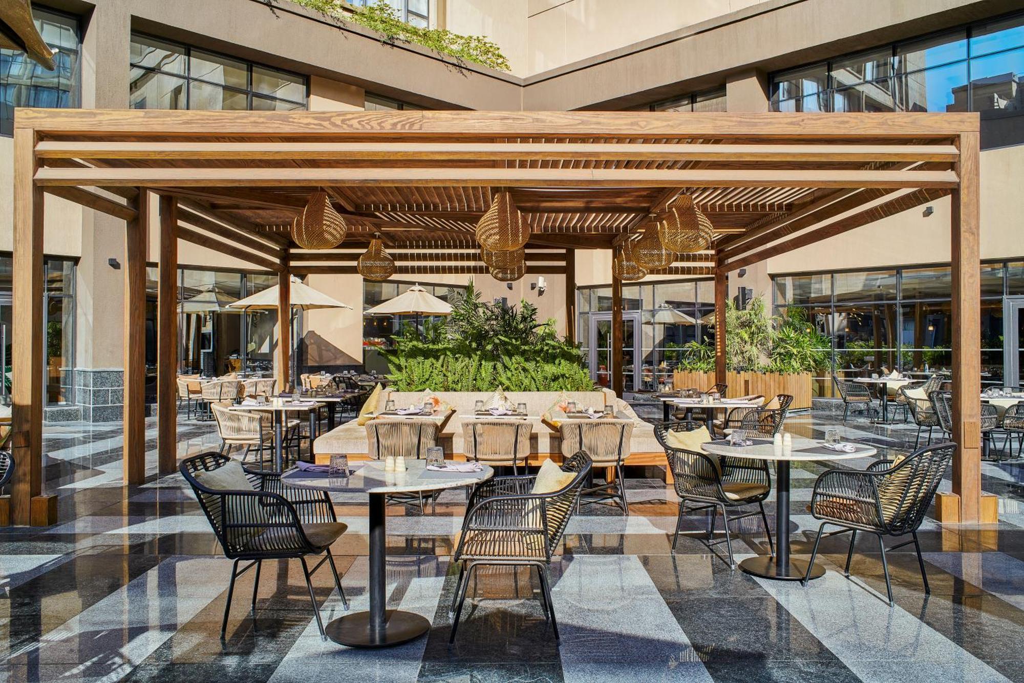 Crowne Plaza - West Cairo Arkan By Ihg 6th of October City Exterior foto The restaurant